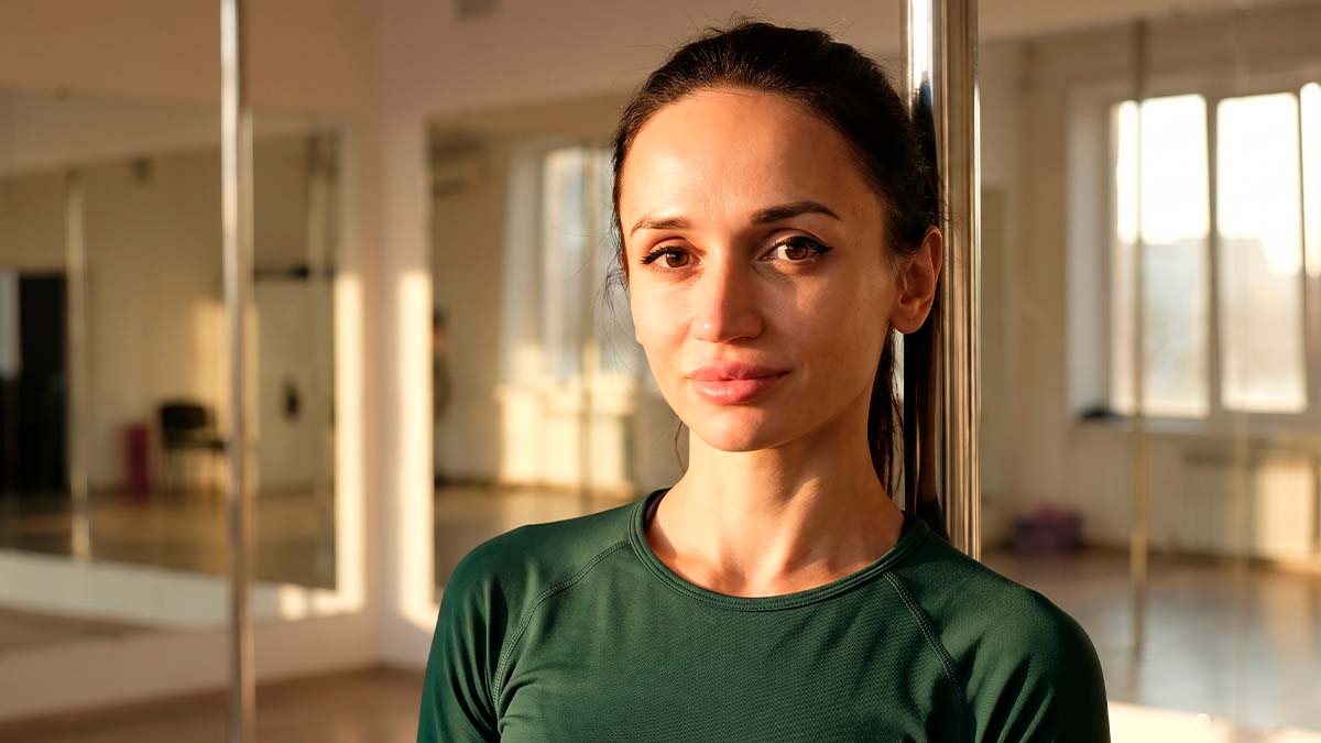 Зайферт Злата пол-денс для начинающих портрет тренера
